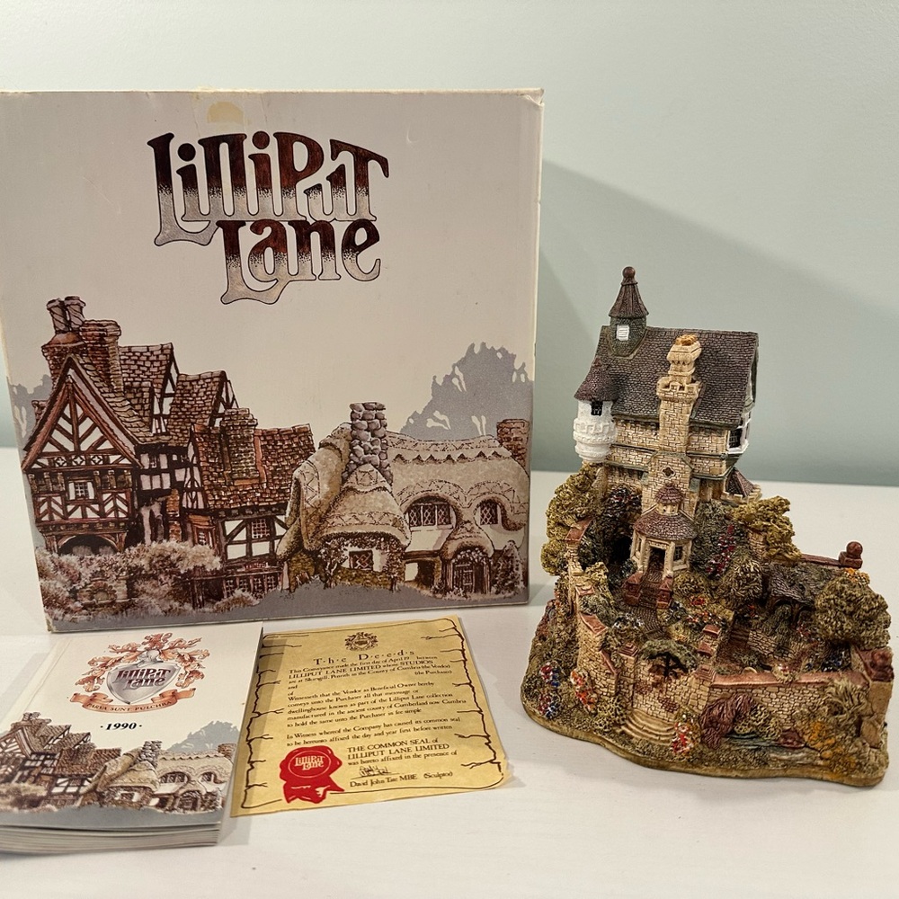 Lilliput Lane “Secret Garden” 1987 Complete With Box & Deed